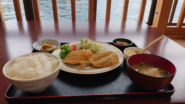 海上屋台　三軒家のアジフライ定食